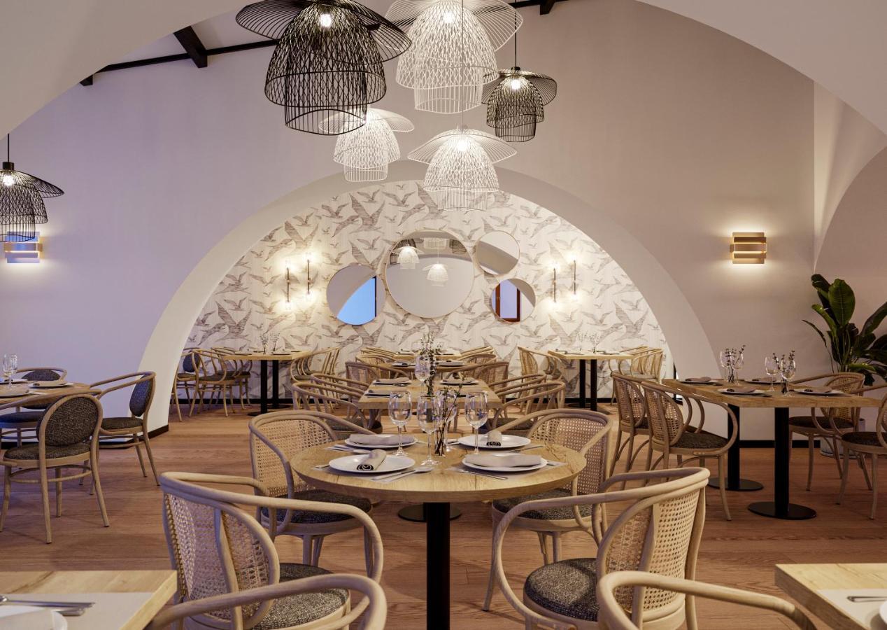 Hospes Palacio de Arenales&Spa Caces Exterior foto Restaurant interior
