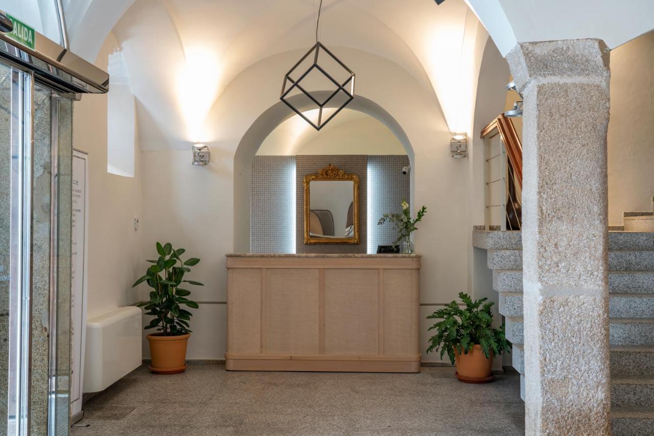 Hospes Palacio de Arenales&Spa Caces Exterior foto Reception