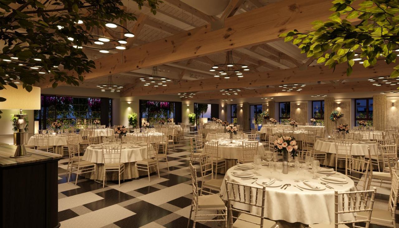 Hospes Palacio de Arenales&Spa Caces Exterior foto The interior of the ballroom